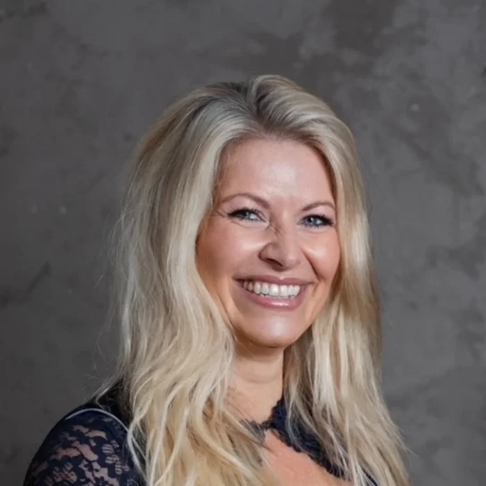 Portrait von Andrea, Teammitglied im Hotel Birkenhof Oberstaufen.