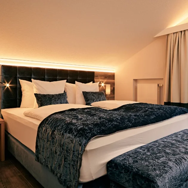 Nagelfluhsuite Ansicht Doppelbett seitlich