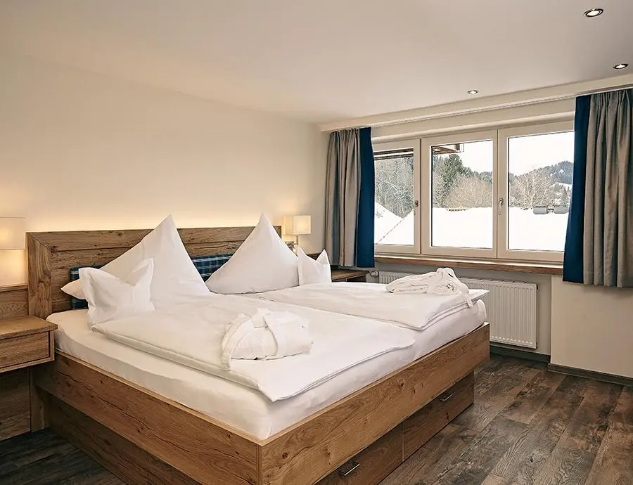 Panoramazimmer_Bett_Hotel_Birkenhof_Oberstaufen_Allgaeu