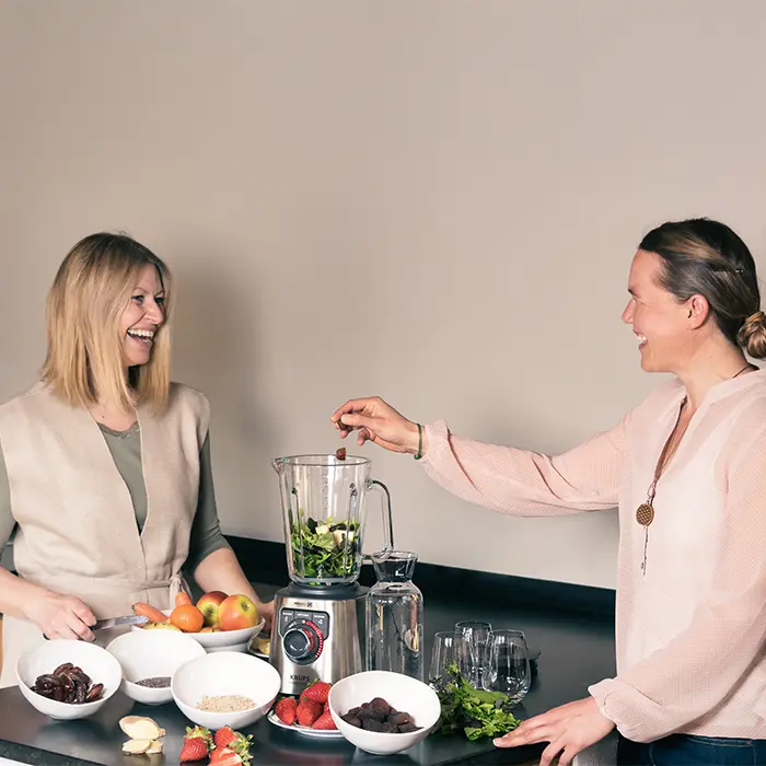 Andrea und Katja vom Hotel Birkenhof kochen ein Basisches Rezept