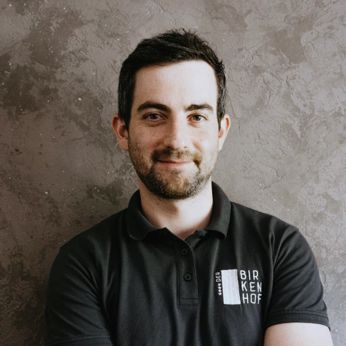 Portrait von Daniel, Teammitglied im Hotel Birkenhof Oberstaufen.